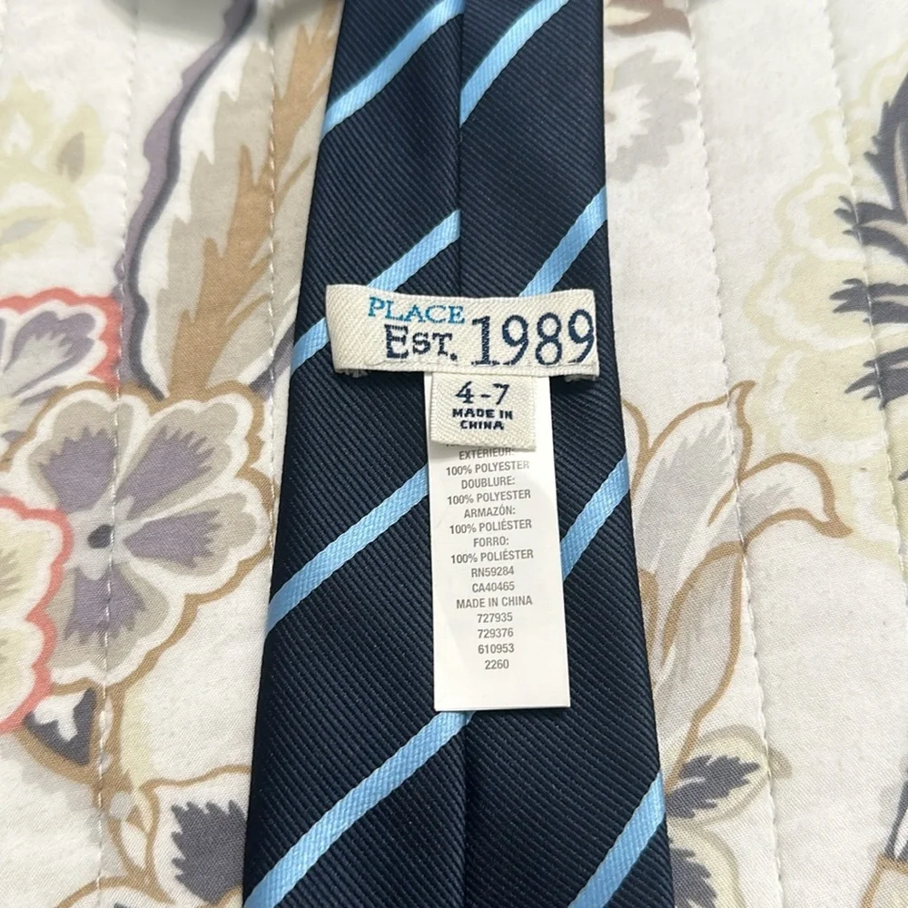 Adjustable child’s tie
